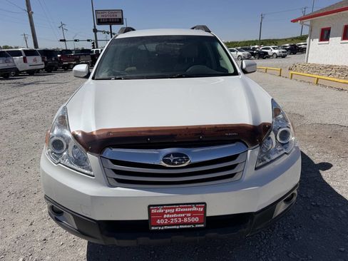 Used 2010 Subaru Outback 2.5i Premium AWD/4WD image 8