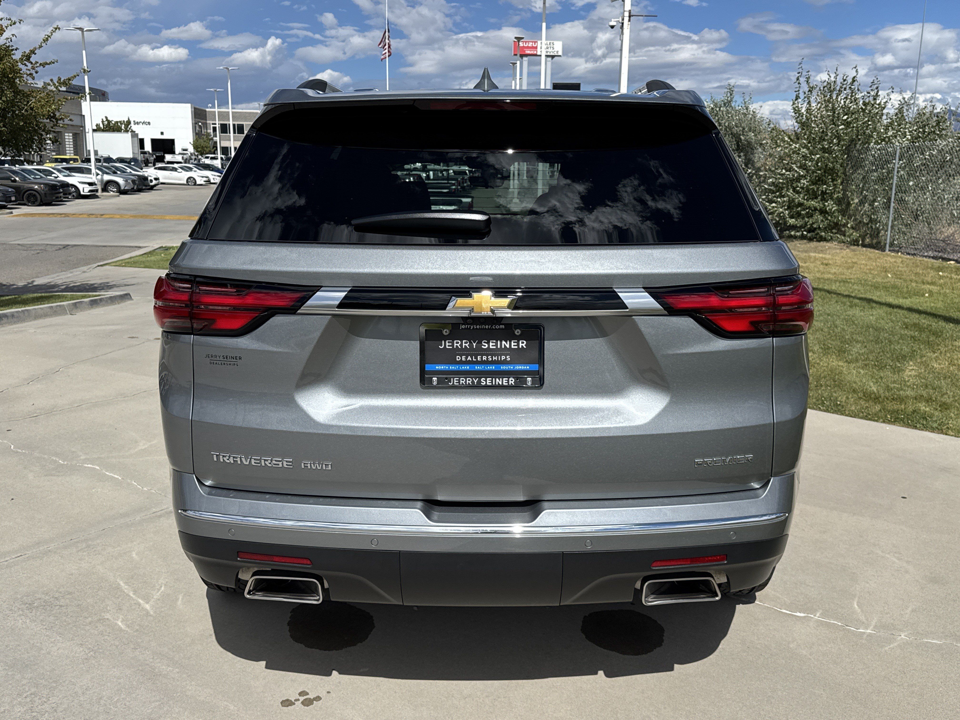 Used 2023 Chevrolet Traverse Premier AWD/4WD image 4