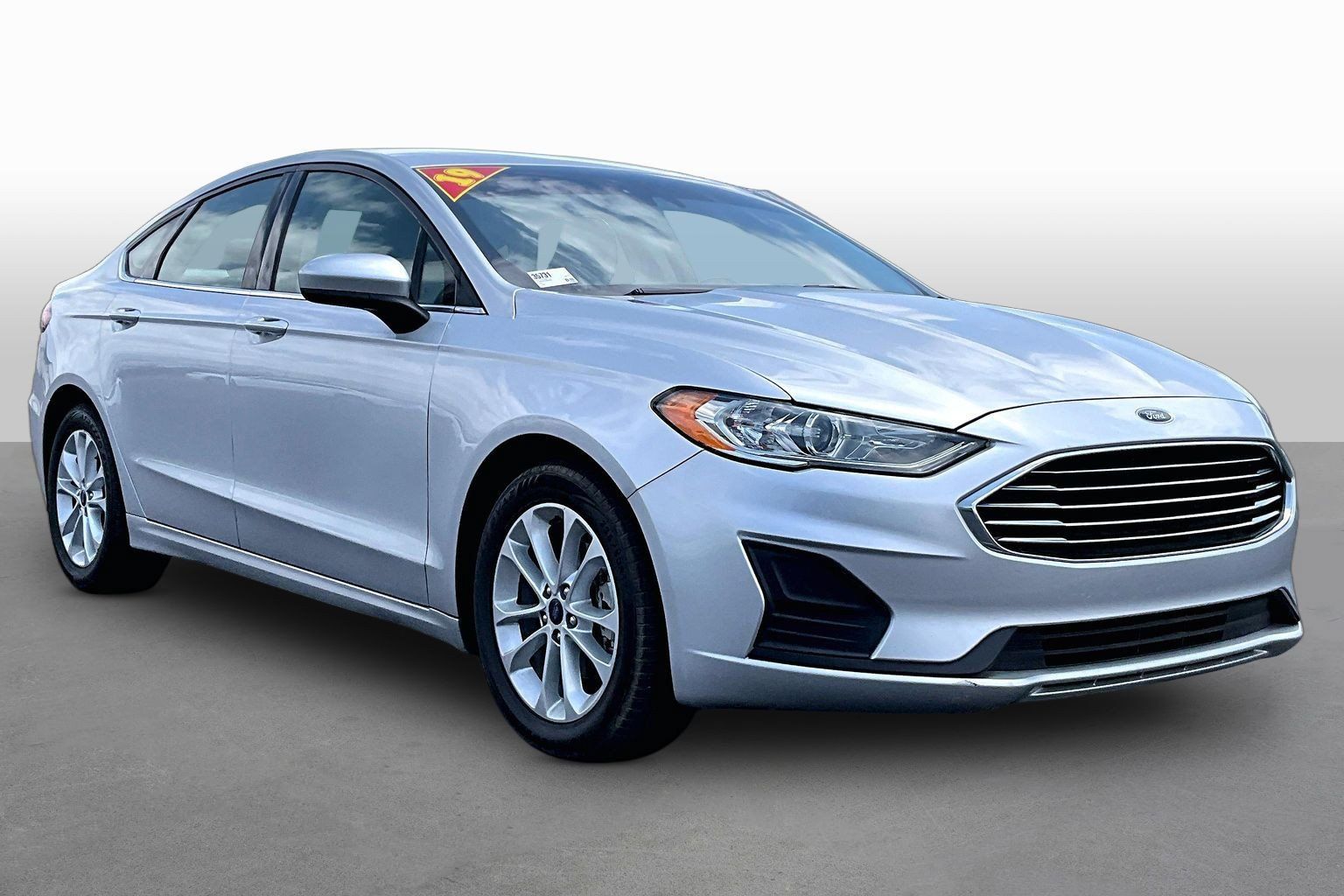 Used 2019 Ford Fusion SE FWD image 10