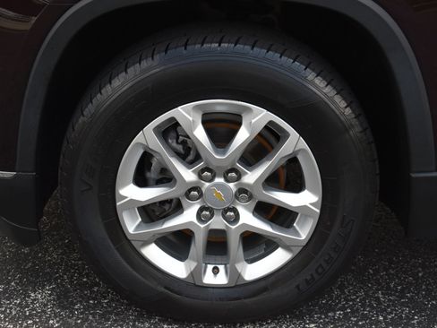 Used 2021 Chevrolet Traverse LT FWD image 11