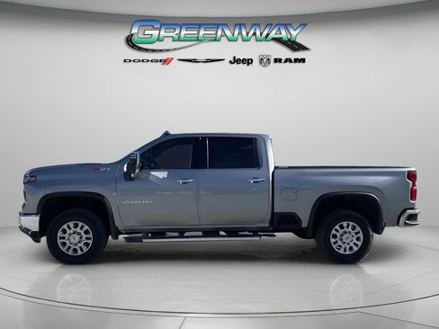 Used 2024 Chevrolet Silverado 2500 LTZ w/ LTZ Plus Package AWD/4WD image 2