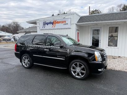 Used 2009 Cadillac Escalade w/ Ultra Luxury Collection