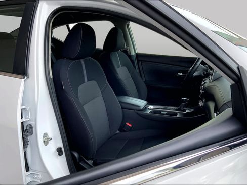 Used 2024 Nissan Sentra SV w/ All-Weather Package FWD image 9