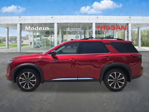 New 2026 Nissan Pathfinder Platinum AWD/4WD image 2