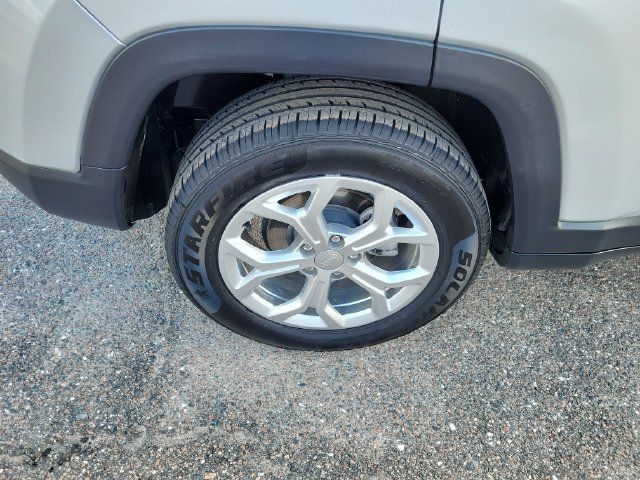 Used 2024 Jeep Compass Latitude AWD/4WD image 7