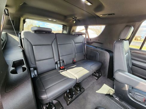 Used 2021 Chevrolet Suburban Z71 w/ Luxury Package image 24