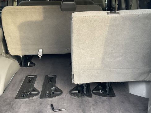 Used 2019 Chevrolet Express 2500 LT w/ LT Preferred Equipment Group image 36