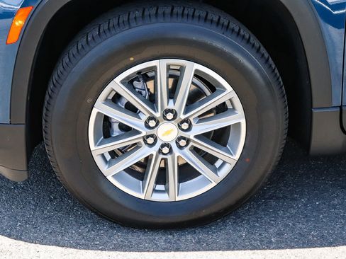 Used 2023 Chevrolet Traverse LT FWD image 14