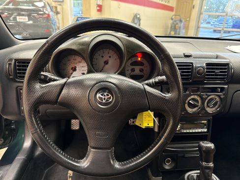 Used 2002 Toyota MR2 image 21