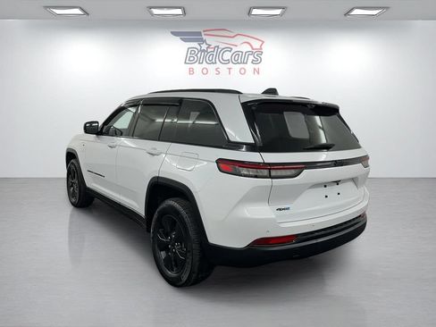 Used 2022 Jeep Grand Cherokee Limited 4xe w/ Luxury Tech Group II AWD/4WD image 6