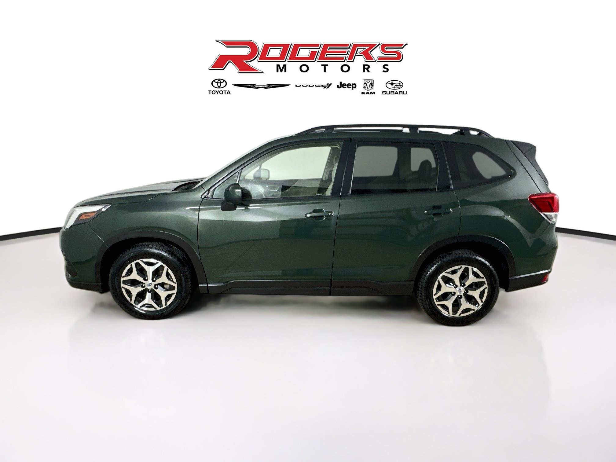 Certified 2024 Subaru Forester Premium AWD/4WD image 4