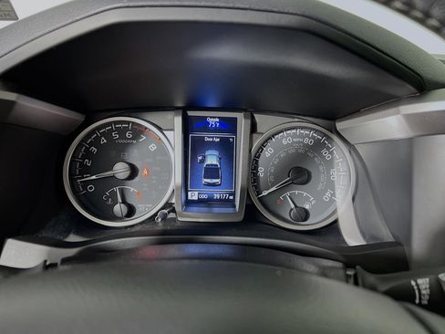 Used 2022 Toyota Tacoma SR5 w/ Technology Package image 22