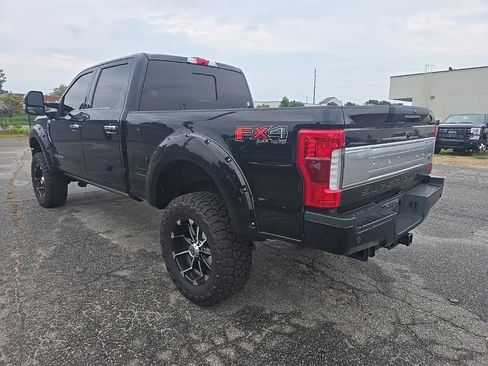 Used 2017 Ford F250 Platinum w/ Platinum Ultimate Package AWD/4WD image 6