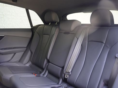 Used 2019 Audi Q8 Premium w/ Convenience Package AWD/4WD image 26