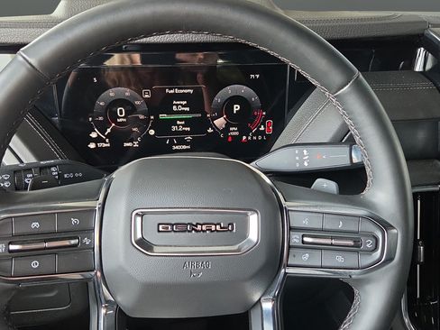 Used 2025 GMC Yukon Denali AWD/4WD image 14
