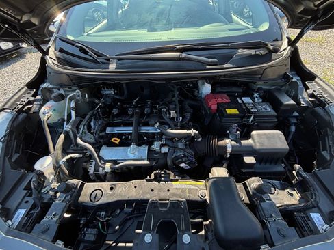Used 2025 Nissan Versa SV FWD image 29