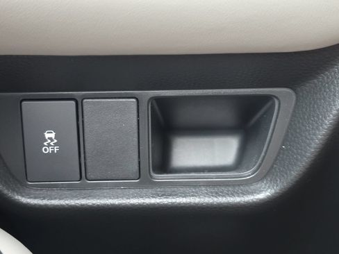 Used 2027 Honda HR-V LX image 15
