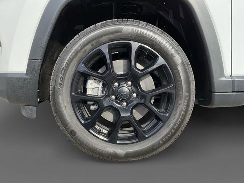 New 2026 Jeep Compass Latitude image 16