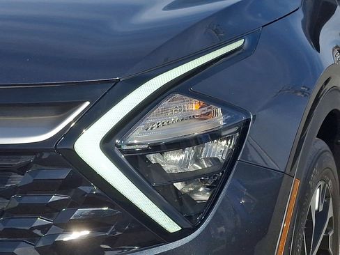 Used 2023 Kia Sportage EX image 9