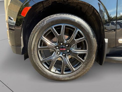 Used 2023 GMC Yukon XL Denali AWD/4WD image 9