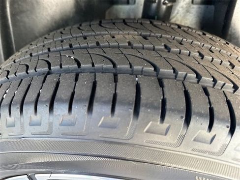 Used 2024 Jeep Compass Latitude image 24