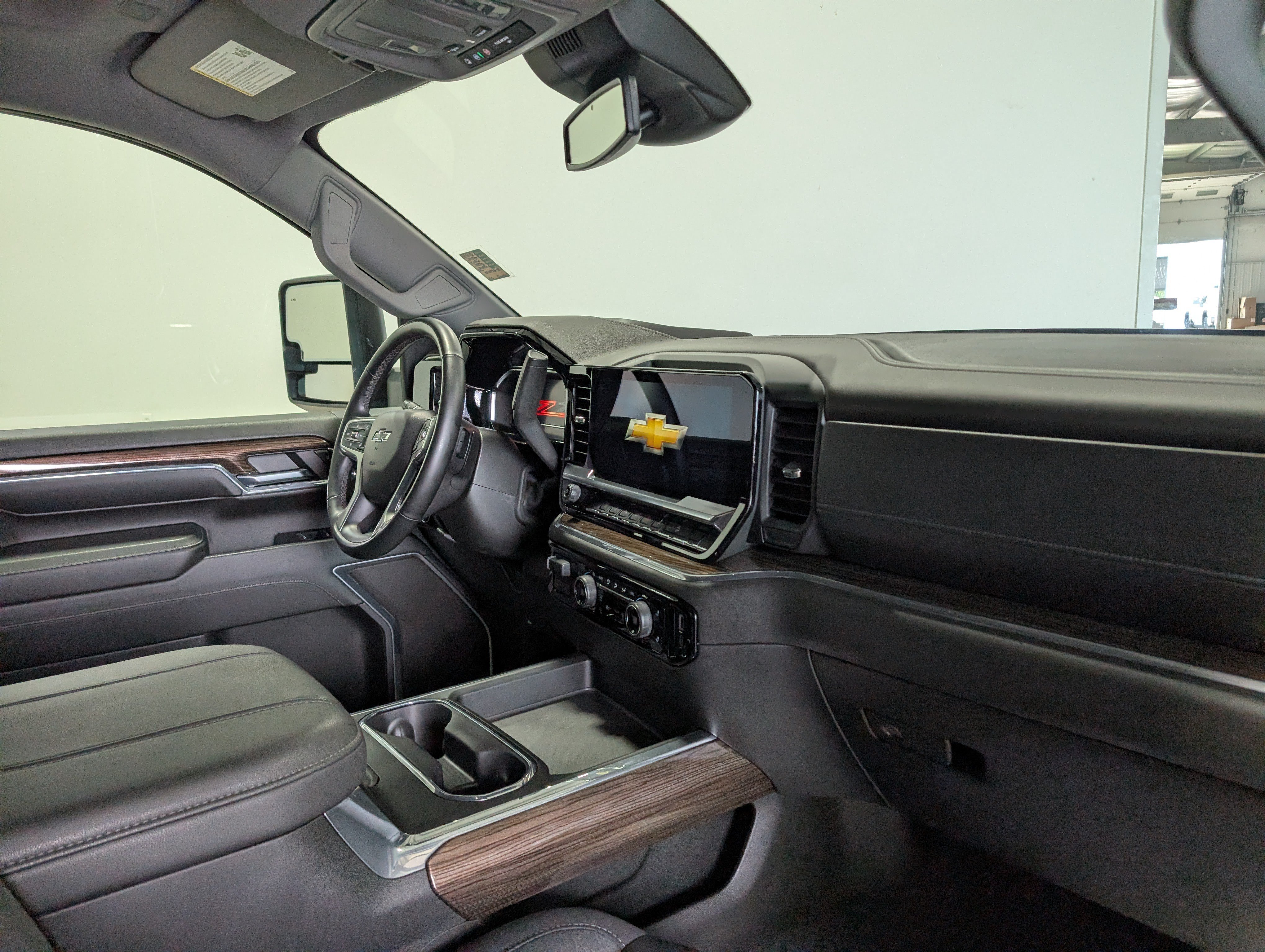 Used 2024 Chevrolet Silverado 2500 LT w/ Midnight Edition AWD/4WD image 20