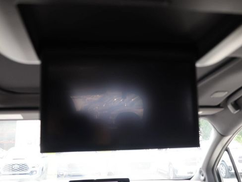 Used 2021 Toyota Sienna Platinum image 23