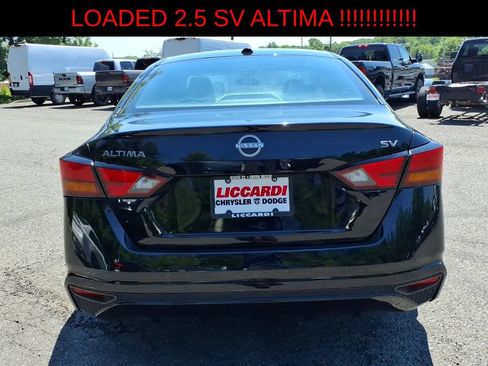 Used 2024 Nissan Altima 2.5 SV FWD image 5