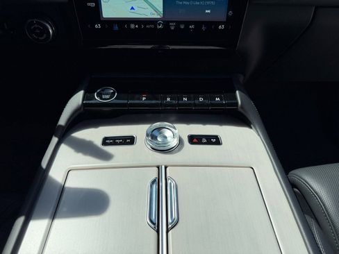 New 2025 Lincoln Navigator Reserve w/ Jet Appearance Package AWD/4WD image 11