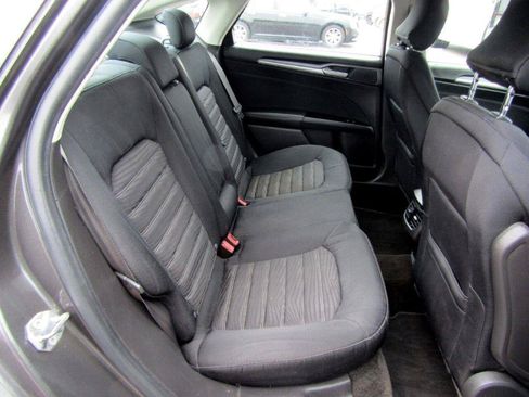Used 2016 Ford Fusion SE FWD image 28