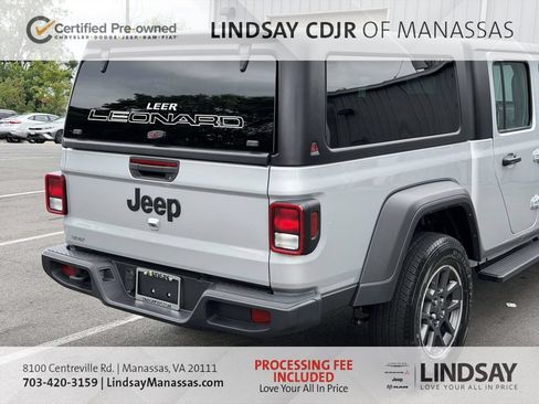Certified 2024 Jeep Gladiator Sport AWD/4WD image 10
