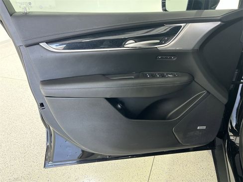 Used 2025 Cadillac XT5 Premium Luxury image 21