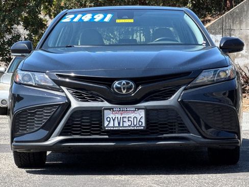 Used 2022 Toyota Camry SE FWD image 13