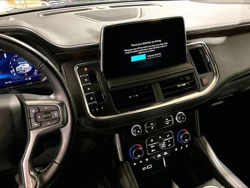 Used 2023 Chevrolet Suburban Premier image 6