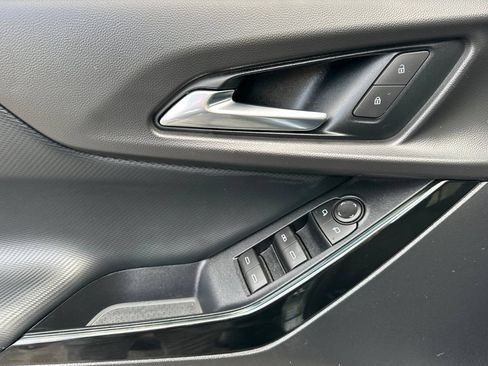 Certified 2026 Chevrolet Equinox LT FWD image 11