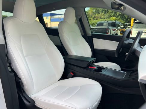 Used 2022 Tesla Model Y Performance AWD/4WD image 16