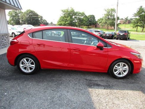 Used 2018 Chevrolet Cruze LT FWD image 9