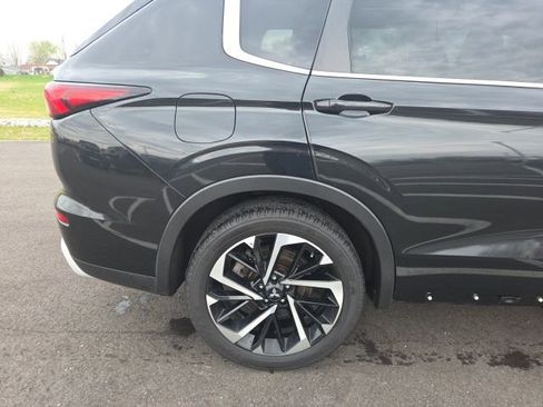 Used 2022 Mitsubishi Outlander SE image 7