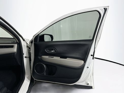 Used 2016 Honda HR-V EX image 31