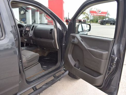 Used 2015 Nissan Frontier PRO-4X image 10