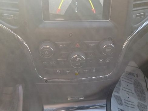 Used 2019 Jeep Grand Cherokee Laredo image 9