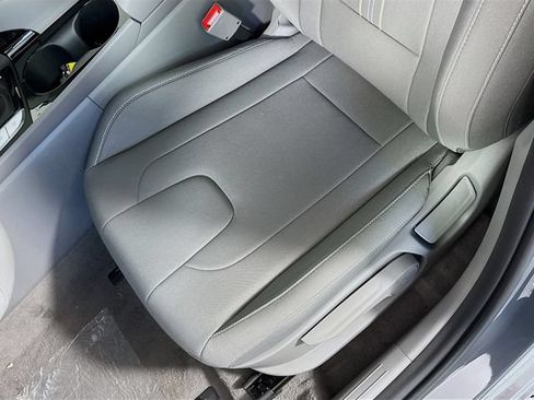 New 2025 Hyundai Elantra SEL FWD image 24