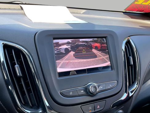 Used 2023 Chevrolet Equinox RS FWD image 21