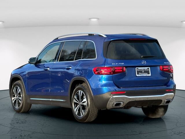 Used 2026 Mercedes-Benz GLB 250 4MATIC image 4