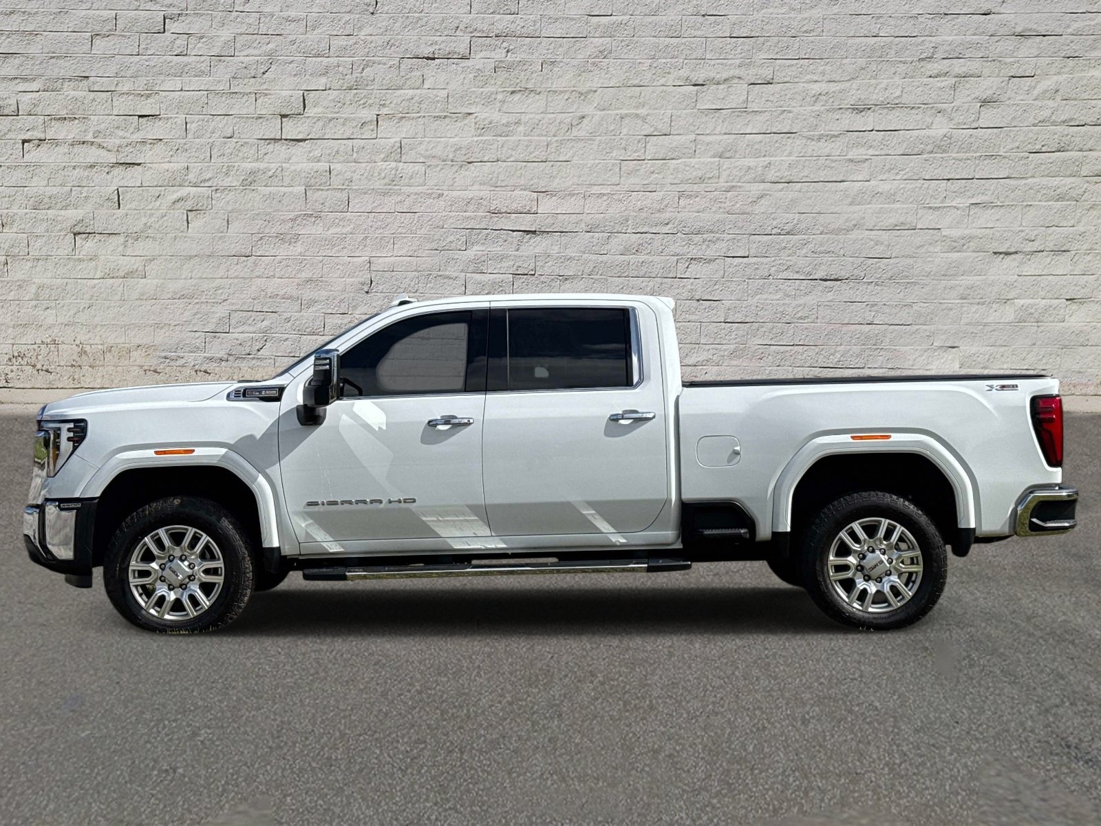 Used 2024 GMC Sierra 3500 SLT w/ SLT Premium Package AWD/4WD image 2