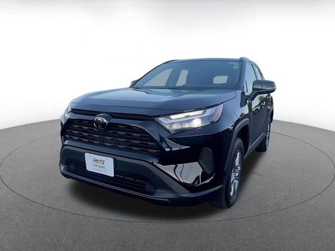 Used 2025 Toyota RAV4 XLE image 7