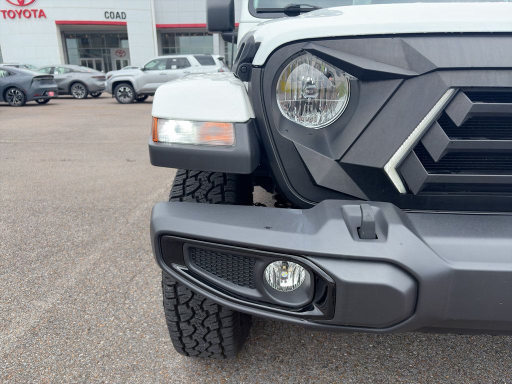 Used 2022 Jeep Gladiator Sport AWD/4WD image 29