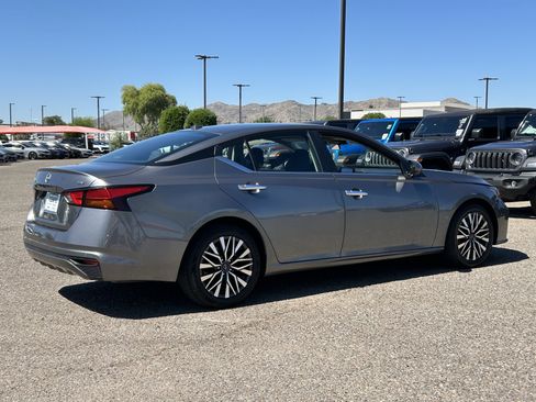 Used 2023 Nissan Altima 2.5 SV image 5