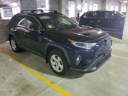 Used 2019 Toyota RAV4 XLE w/ Convenience Package AWD/4WD image 7