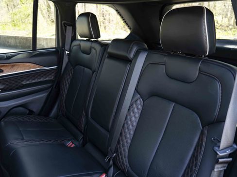 Used 2023 Jeep Grand Cherokee Summit AWD/4WD image 20